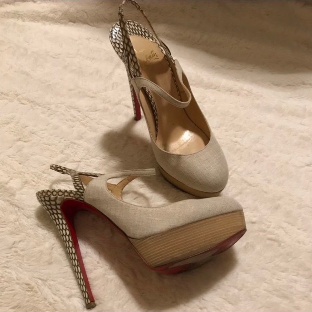 Christian Louboutin Fine Bretelle 140 Pump Size
38.5